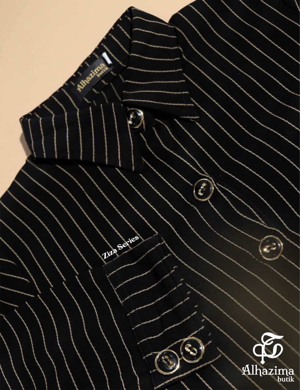 Krah Setengah Rebah, Kancing Depan